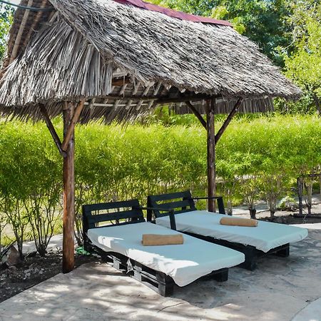 African Hut Tiny Cottage Diani Beach Exterior foto